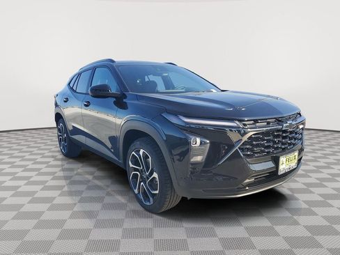 New 2026 Chevrolet Trax RS image 2