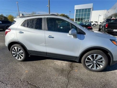 Used 2022 Buick Encore Preferred w/ Safety Package image 3