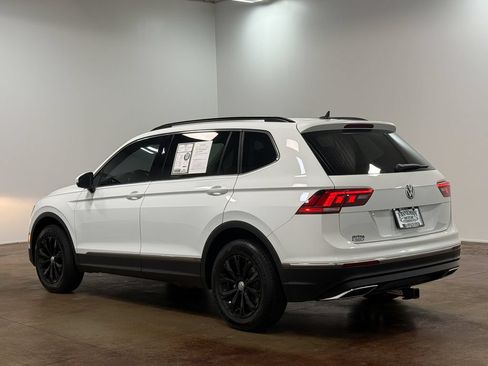 Used 2018 Volkswagen Tiguan SE w/ Panoramic Sunroof Package AWD/4WD image 5