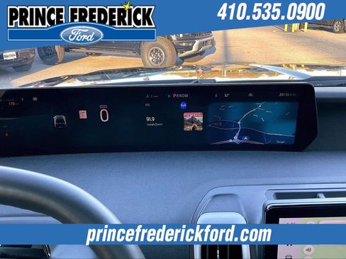 Used 2025 Ford Expedition Active image 19