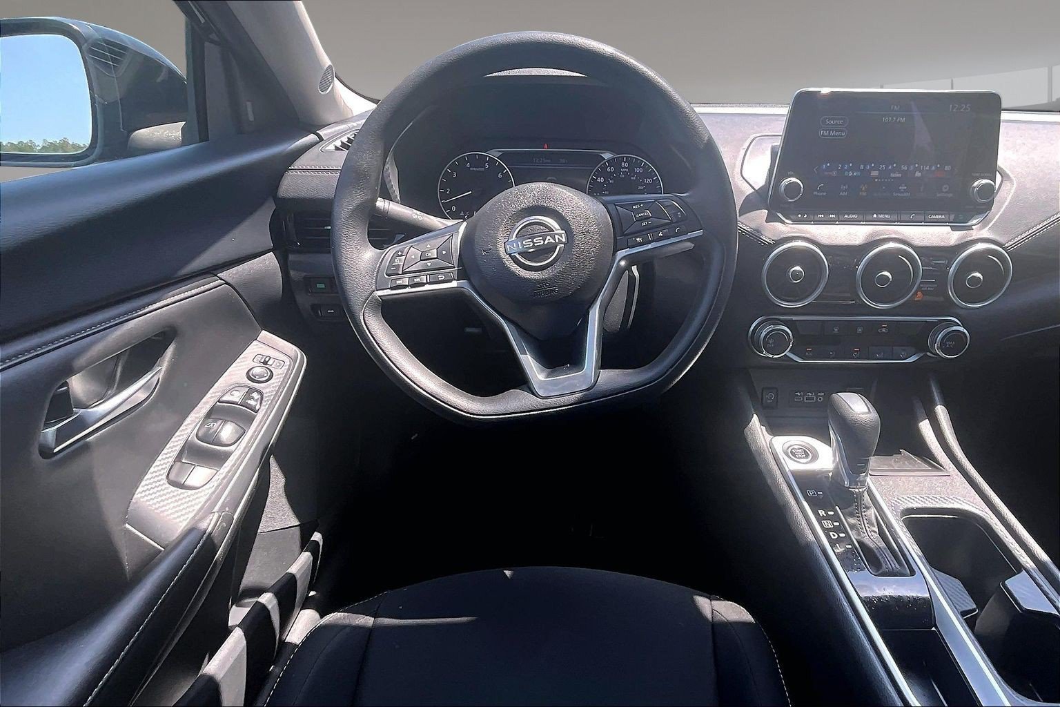 Used 2025 Nissan Sentra SV FWD image 9