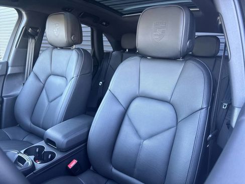 Certified 2025 Porsche Macan S AWD/4WD image 12