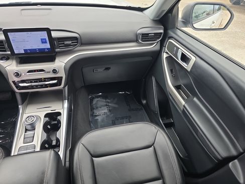 Used 2023 Ford Explorer XLT w/ Equipment Group 202A image 22
