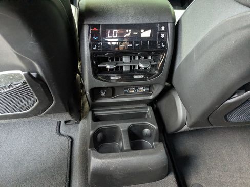 Used 2023 Jeep Grand Cherokee L Overland AWD/4WD image 31