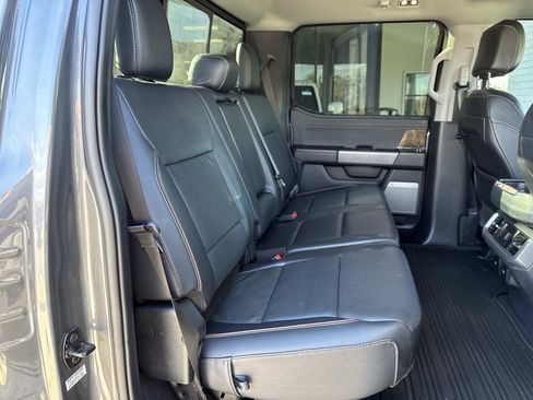 Used 2023 Ford F150 Lariat w/ Trailer Tow Package image 9