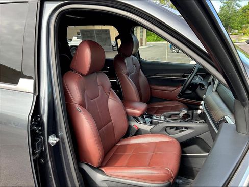 Used 2023 Kia Telluride EX w/ EX Captain's Chair Package FWD image 29