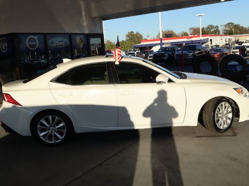 Used 2014 Lexus IS 250 4dr Sport Sdn Auto RWD image 4