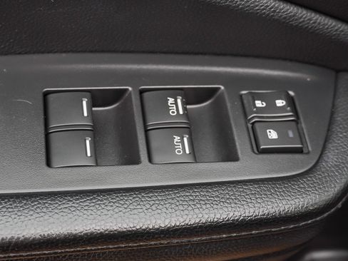 Used 2016 Honda Pilot Touring image 20