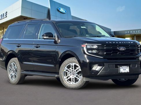 New 2026 Ford Expedition Active image 2