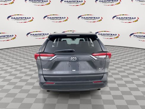 Used 2021 Toyota RAV4 XLE w/ Convenience Package AWD/4WD image 7