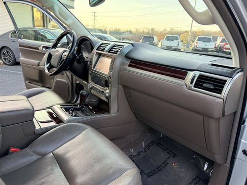 Used 2017 Lexus GX 460 Premium AWD/4WD image 13
