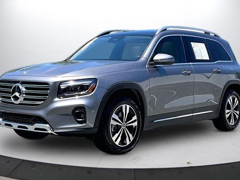 Used 2026 Mercedes-Benz GLB 250 image 4