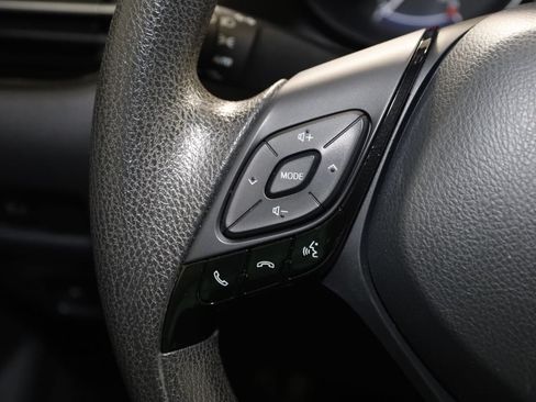 Used 2021 Toyota C-HR LE FWD image 28
