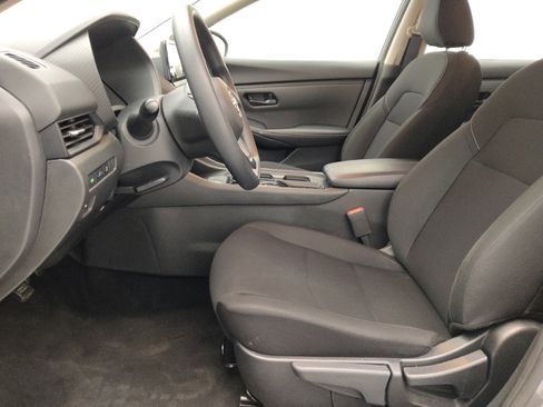 Used 2025 Nissan Sentra S image 17