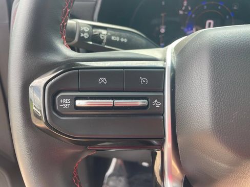 Used 2023 Chevrolet Colorado Z71 w/ Z71 Convenience Package 2 AWD/4WD image 28