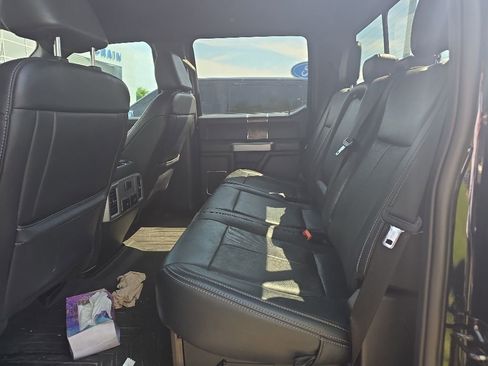 Used 2022 Ford F250 Lariat w/ Black Appearance Package AWD/4WD image 9
