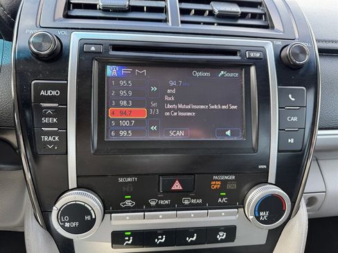 Used 2013 Toyota Camry LE FWD image 19
