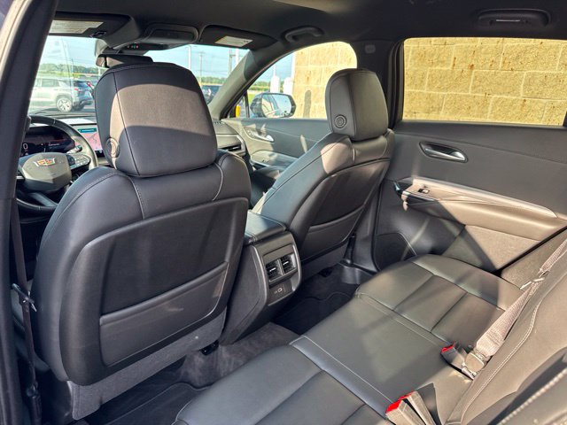 Used 2025 Cadillac XT4 Premium Luxury AWD/4WD image 13