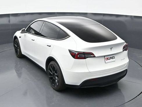 Used 2021 Tesla Model Y Long Range AWD/4WD image 36