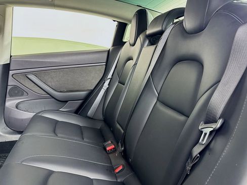 Used 2019 Tesla Model 3 Standard Range RWD image 11