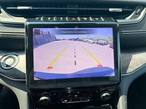 Used 2023 Jeep Grand Cherokee L Limited w/ Black Appearance Package image 33