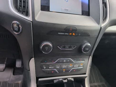 Used 2020 Ford Edge SEL w/ Cold Weather Package AWD/4WD image 16