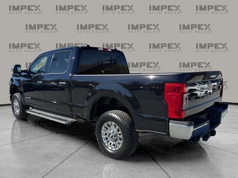 Used 2022 Ford F250 XLT w/ XLT Premium Package image 3