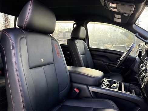 Used 2023 Nissan Titan PRO-4X w/ Pro-4x Convenience Package image 18