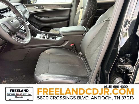New 2026 Jeep Grand Cherokee Altitude AWD/4WD image 17