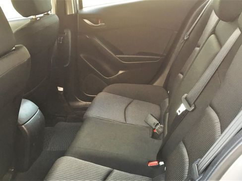 Used 2016 MAZDA MAZDA3 i Sport w/ Preferred Equipment Package FWD image 15