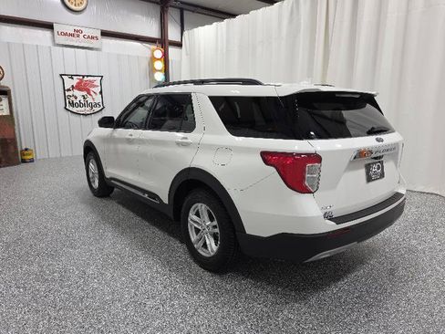 Used 2020 Ford Explorer XLT w/ Equipment Group 202A RWD image 8