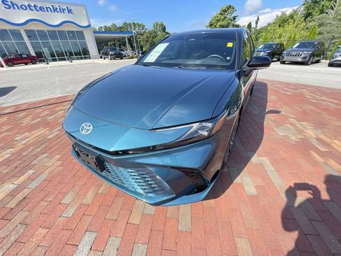 Used 2025 Toyota Camry XSE AWD/4WD image 22