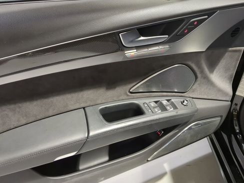 Used 2017 Audi S8 Plus AWD/4WD image 13