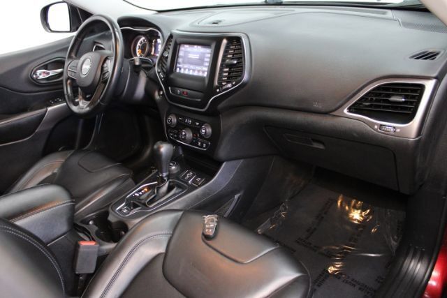 Used 2020 Jeep Cherokee Latitude Plus w/ Comfort/Convenience Group AWD/4WD image 26