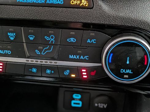 Used 2022 Ford Escape SEL image 6