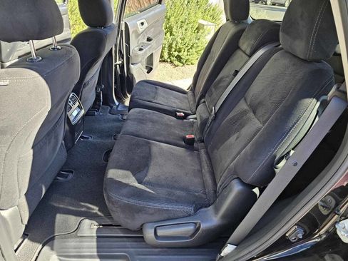 Used 2015 Nissan Pathfinder SV image 14