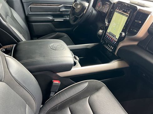 Used 2020 RAM 1500 Laramie AWD/4WD image 17