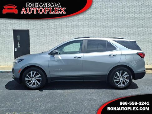 Used 2023 Chevrolet Equinox LT FWD image 1
