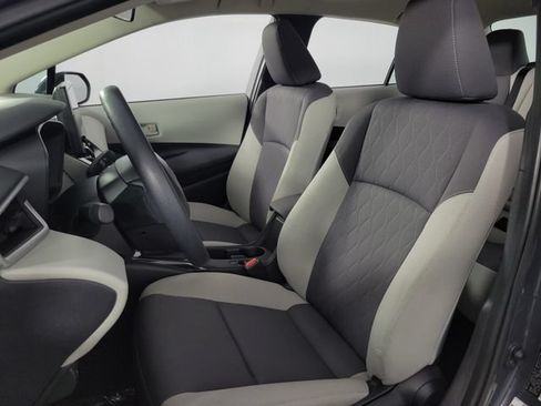 Used 2025 Toyota Corolla LE FWD image 11