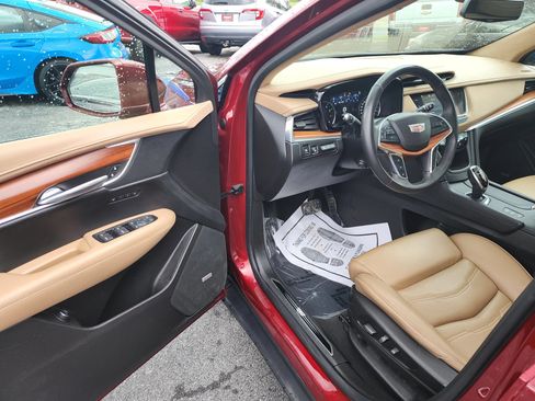 Used 2017 Cadillac XT5 Platinum w/ Driver Assist Package AWD/4WD image 20