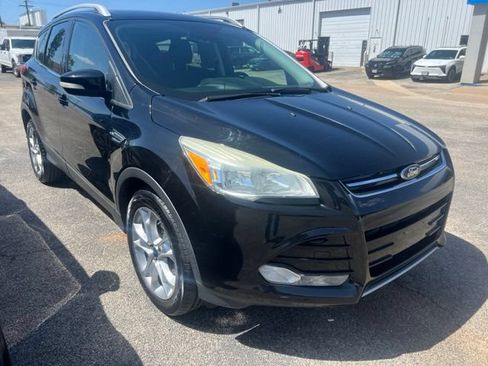 Used 2016 Ford Escape Titanium FWD image 3