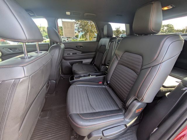 Used 2024 Nissan Pathfinder Rock Creek AWD/4WD image 14
