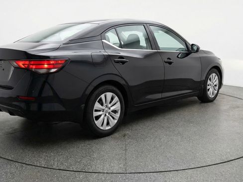 Used 2025 Nissan Sentra S image 9