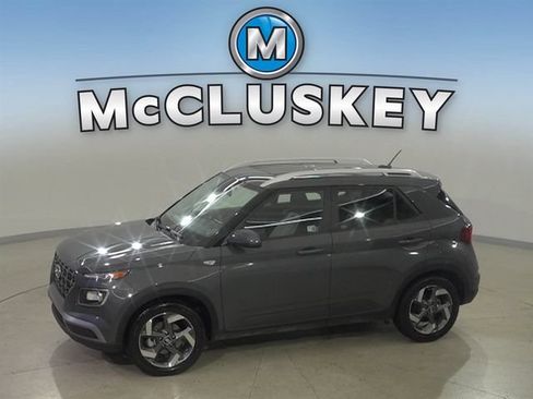 Used 2025 Hyundai Venue SEL FWD image 1