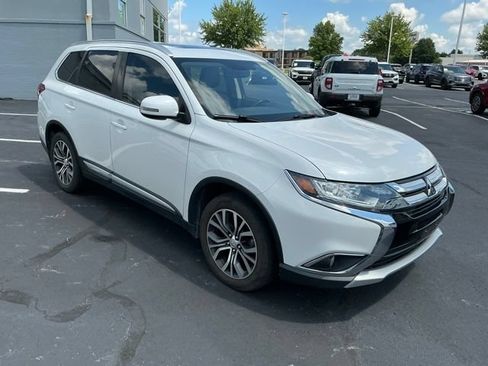Used 2017 Mitsubishi Outlander SE AWD/4WD image 4