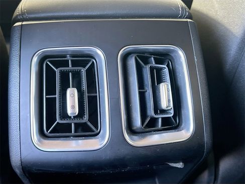 Certified 2024 Kia Sorento LX image 24