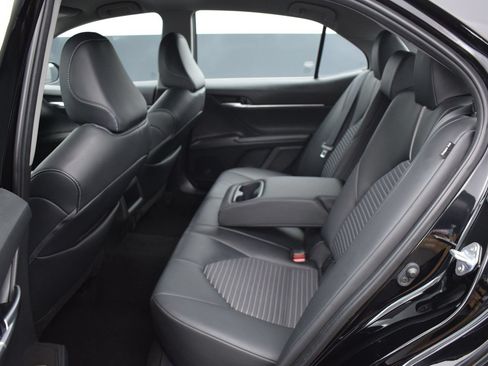 Used 2024 Toyota Camry SE AWD/4WD image 12