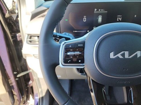 New 2026 Kia Carnival EX image 23