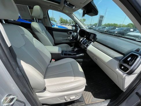 Certified 2023 Kia Sorento EX w/ Panoramic Sunroof Package FWD image 29