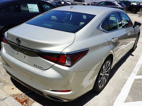 Used 2020 Lexus ES 350 w/ Premium Package FWD image 5